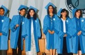 Vor 11 Jahren - Beim Absolvieren der Uni. Beim Abschluss-Ball / 11 sene önce - Üniversiteden mezun olurken. Mezuniyet töreninde.